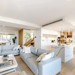 the-hamptons-lake-house-luxury-house.queenslandhotels.net/