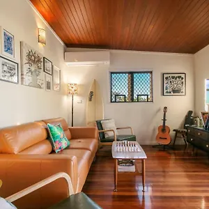 edmund-street-47-shelly-beach.queenslandhotels.net/